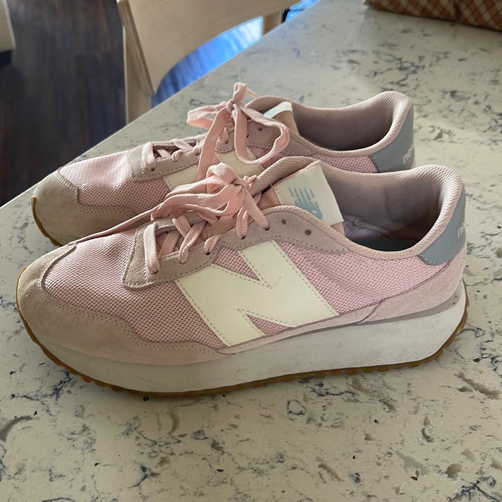 GUC New Balance 237 sneakers size 9.5